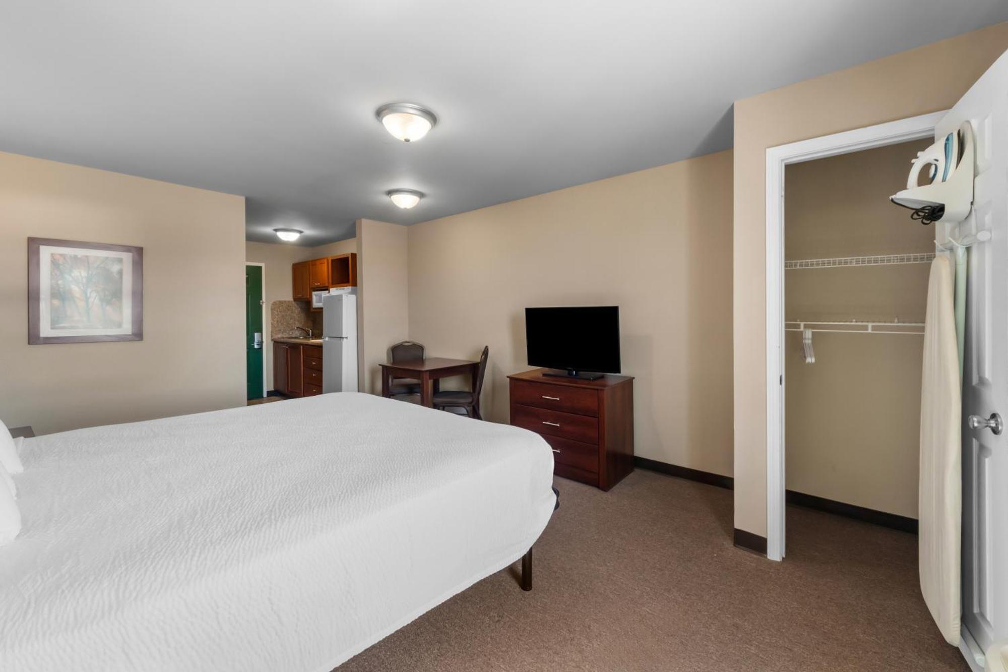 Risewell Kitchen Suites Pleasanton Bagian luar foto